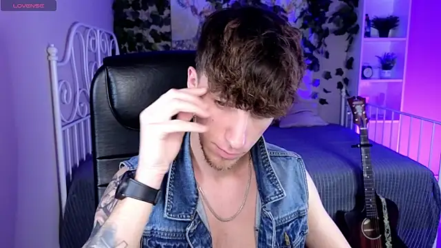 mark caron online show from October 3, 2025, 8:32 pm