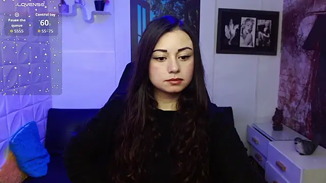 Snapshot of Eva_Roussell chatting on November 11, 2025, 3:29 pm Eva Roussell online show from November 11, 2025, 3:29 pm