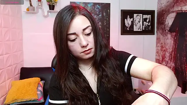 Snapshot of Eva_Roussell chatting on February 10, 2026, 2:27 pm Eva Roussell online show from February 10, 2026, 2:27 pm