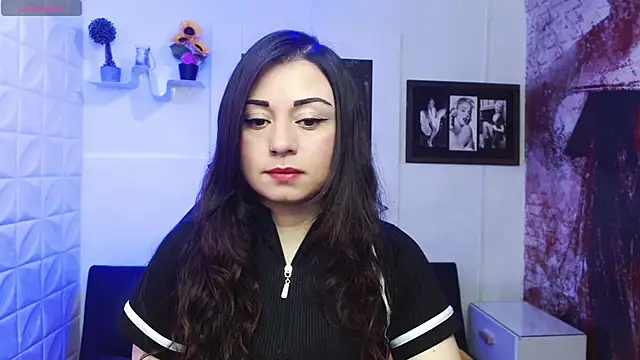 Snapshot of Eva_Roussell chatting on October 7, 2025, 2:29 pm Eva Roussell online show from October 7, 2025, 2:29 pm