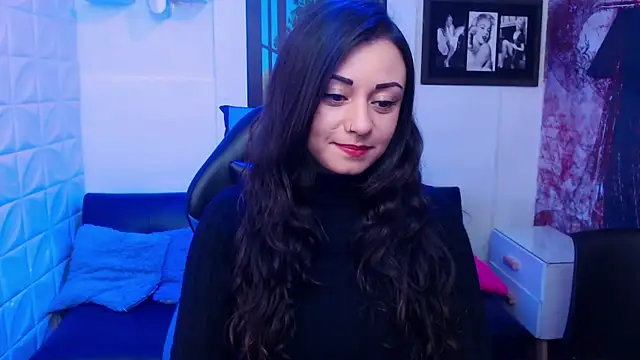 Snapshot of Eva_Roussell chatting on September 23, 2025, 2:35 pm Eva Roussell online show from September 23, 2025, 2:35 pm