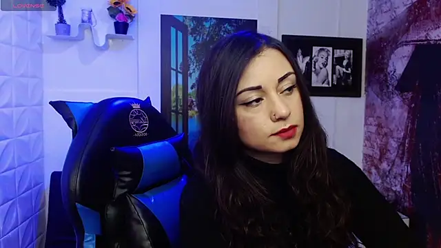 Snapshot of Eva_Roussell chatting on October 8, 2025, 2:18 pm Eva Roussell online show from October 8, 2025, 2:18 pm