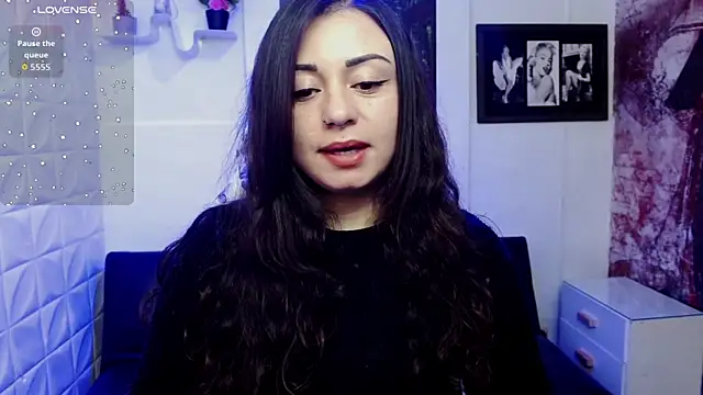 Snapshot of Eva_Roussell chatting on October 24, 2025, 2:38 pm Eva Roussell online show from October 24, 2025, 2:38 pm