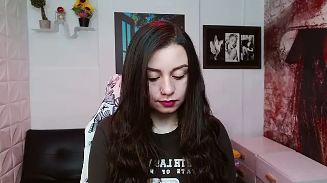 Snapshot of Eva_Roussell chatting on March 4, 2026, 2:36 pm Eva Roussell online show from March 4, 2026, 2:36 pm