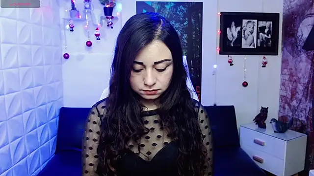 Snapshot of Eva_Roussell chatting on December 15, 2025, 2:23 pm Eva Roussell online show from December 15, 2025, 2:23 pm