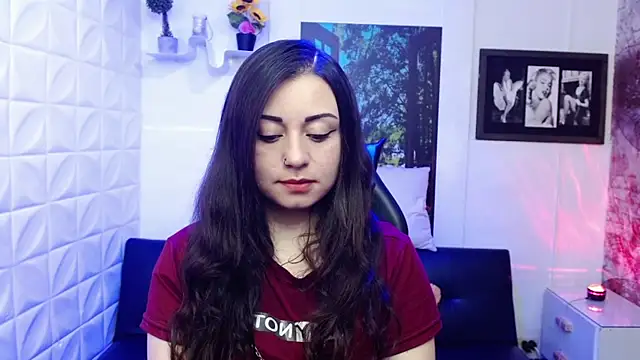 Snapshot of Eva_Roussell chatting on October 16, 2025, 2:36 pm Eva Roussell online show from October 16, 2025, 2:36 pm