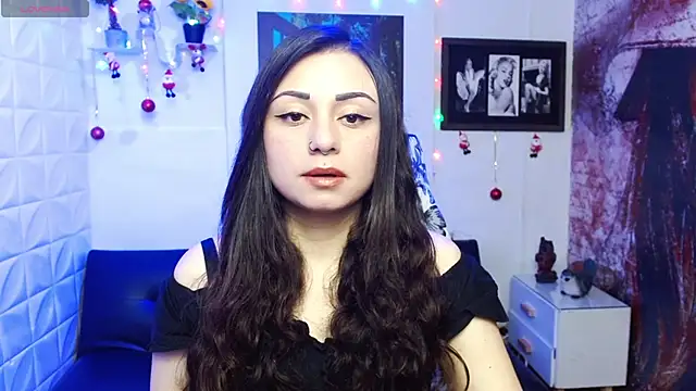 Snapshot of Eva_Roussell chatting on December 18, 2025, 3:27 pm Eva Roussell online show from December 18, 2025, 3:27 pm