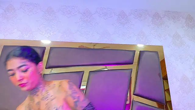 Snapshot of EmilieLake chatting on December 3, 2025, 8:52 pm EmilieLake online show from December 3, 2025, 8:52 pm