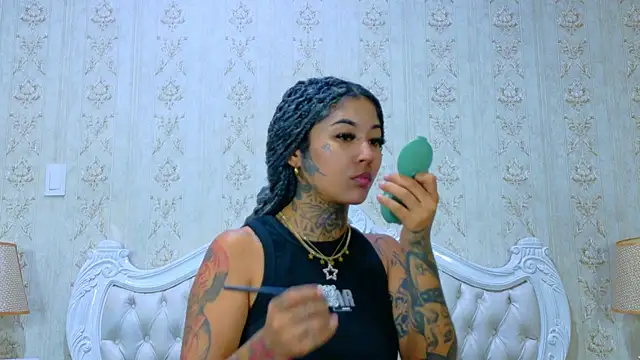 EmilieLake online show from February 11, 2026, 2:28 pm