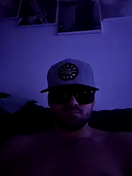 Snapshot of Lucari27 chatting on September 8, 2025, 11:48 pm Lucari27 online show from September 8, 2025, 11:48 pm