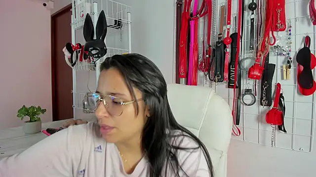  adahara queen online show from November 22, 2025, 4:00 am