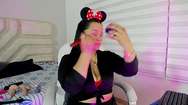  adahara queen online show from October 16, 2025, 4:21 am