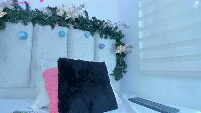 violeta olsen online show from December 18, 2025, 7:07 pm