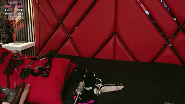 Snapshot of Violet_sl4ve chatting on February 22, 2026, 3:13 pm Violet sl4ve online show from February 22, 2026, 3:13 pm