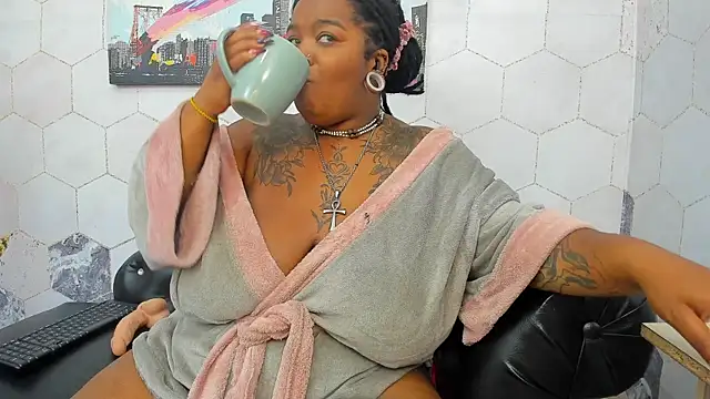 Snapshot of Anaa_Fuentess chatting on October 22, 2025, 11:53 am Anaa Fuentess online show from October 22, 2025, 11:53 am