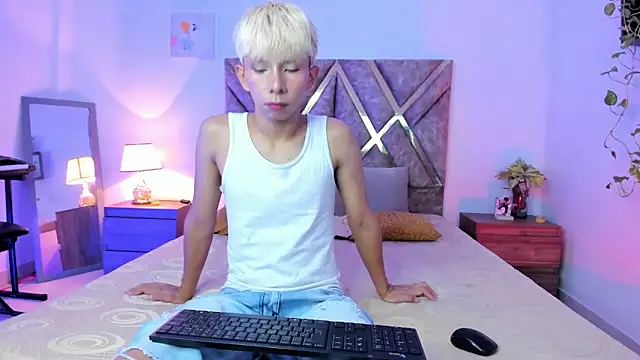 Hyunjin Son online show from March 11, 2026, 12:54 pm