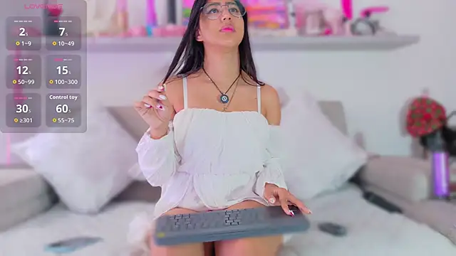 -aureal- online show from December 19, 2025, 6:21 pm