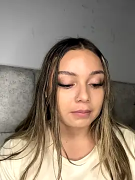 AnnyLopezzz  online show from September 19, 2025, 7:18 pm