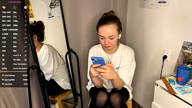 Snapshot of VelvetKate chatting on November 7, 2025, 7:07 pm VelvetKate online show from November 7, 2025, 7:07 pm