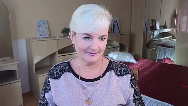 Snapshot of Vina_Vision chatting on October 8, 2025, 12:07 pm Vina Vision online show from October 8, 2025, 12:07 pm