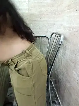 Snapshot of Black_panda87 chatting on October 17, 2025, 5:33 am Black panda87 online show from October 17, 2025, 5:33 am