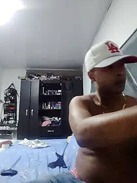 Snapshot of Perropa chatting on March 22, 2026, 12:03 am Perropa online show from March 22, 2026, 12:03 am