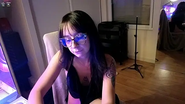 CornetDeGlace online show from February 13, 2026, 7:03 pm