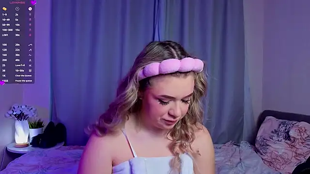 Snapshot of AliaBuerstatte chatting on December 2, 2025, 6:15 am AliaBuerstatte online show from December 2, 2025, 6:15 am