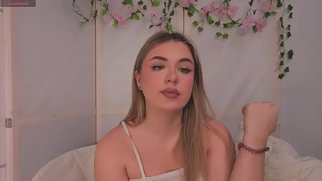 Snapshot of AliaBuerstatte chatting on November 25, 2025, 7:08 am AliaBuerstatte online show from November 25, 2025, 7:08 am