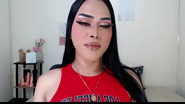 Snapshot of Lessandra_Lust chatting on October 6, 2025, 11:05 pm Lessandra Lust online show from October 6, 2025, 11:05 pm