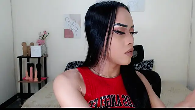 Snapshot of Lessandra_Lust chatting on October 5, 2025, 10:55 pm Lessandra Lust online show from October 5, 2025, 10:55 pm