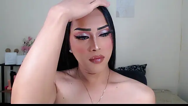 Snapshot of Lessandra_Lust chatting on October 13, 2025, 3:30 am Lessandra Lust online show from October 13, 2025, 3:30 am