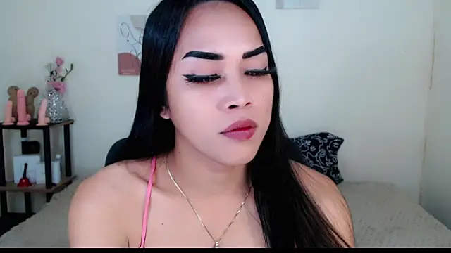 Snapshot of Lessandra_Lust chatting on November 13, 2025, 4:05 am Lessandra Lust online show from November 13, 2025, 4:05 am