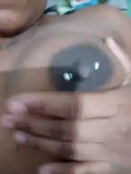 nessinha12 online show from November 12, 2025, 2:26 am