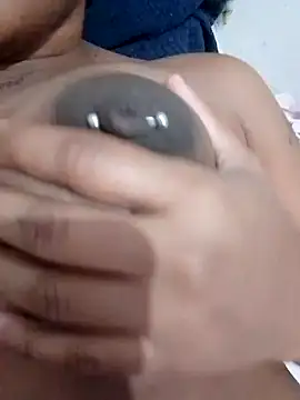 nessinha12 online show from November 16, 2025, 5:17 pm