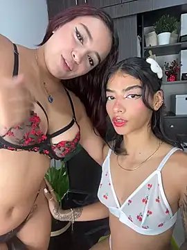 NaughtyNinnaXXX online show from December 15, 2025, 10:37 pm