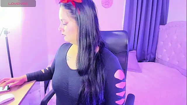 Snapshot of Sunnycurvymf chatting on September 24, 2025, 1:17 pm Sunnycurvymf online show from September 24, 2025, 1:17 pm