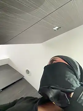 Snapshot of AlannaEvons chatting on December 16, 2025, 3:27 pm AlannaEvons online show from December 16, 2025, 3:27 pm