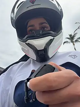 AlannaEvons online show from April 8, 2026, 6:20 pm