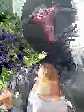 Snapshot of AlannaEvons chatting on December 20, 2025, 4:32 pm AlannaEvons online show from December 20, 2025, 4:32 pm