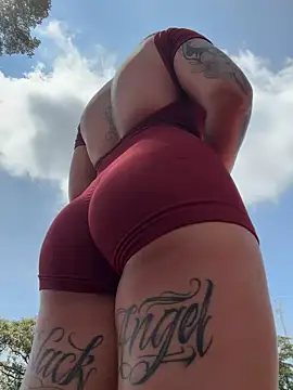 Snapshot of AlannaEvons chatting on February 12, 2026, 6:51 pm AlannaEvons online show from February 12, 2026, 6:51 pm