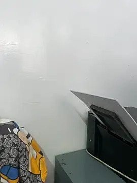 LOVE4GIRL online show from April 18, 2026, 7:00 am