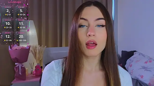 Snapshot of Moonlight1Sonata1 chatting on December 18, 2025, 9:03 am Moonlight1Sonata1 online show from December 18, 2025, 9:03 am