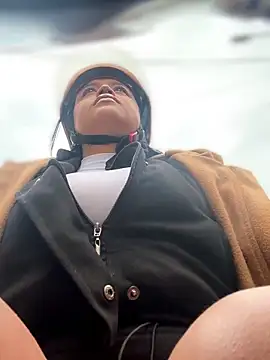 -Mia1 online show from March 24, 2026, 12:27 pm