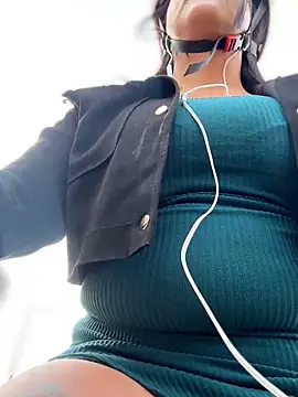 -Mia1 online show from April 18, 2026, 12:18 pm