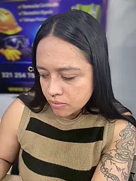 Snapshot of -Mia1 chatting on April 25, 2026, 1:41 pm -Mia1 online show from April 25, 2026, 1:41 pm