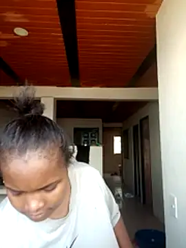 isabella brown1 online show from December 20, 2025, 5:05 pm