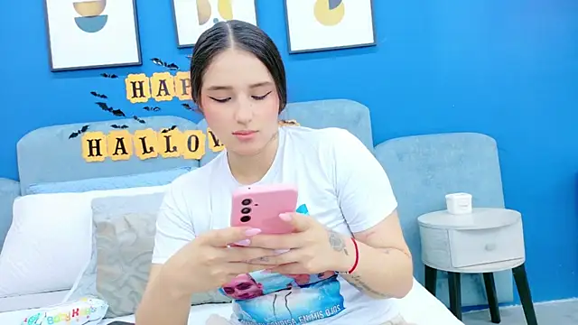 Snapshot of Ashley_Evans22 chatting on October 23, 2025, 8:18 pm Ashley Evans22 online show from October 23, 2025, 8:18 pm