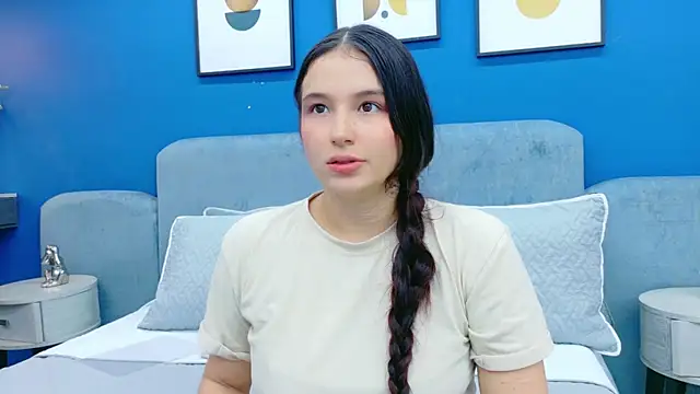 Ashley Evans22 online show from November 14, 2025, 9:18 pm