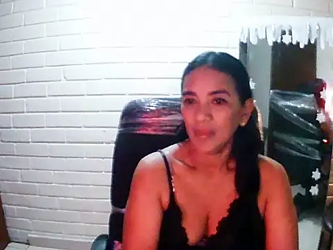 Snapshot of MiiaVelasquez chatting on November 14, 2025, 4:16 am MiiaVelasquez online show from November 14, 2025, 4:16 am